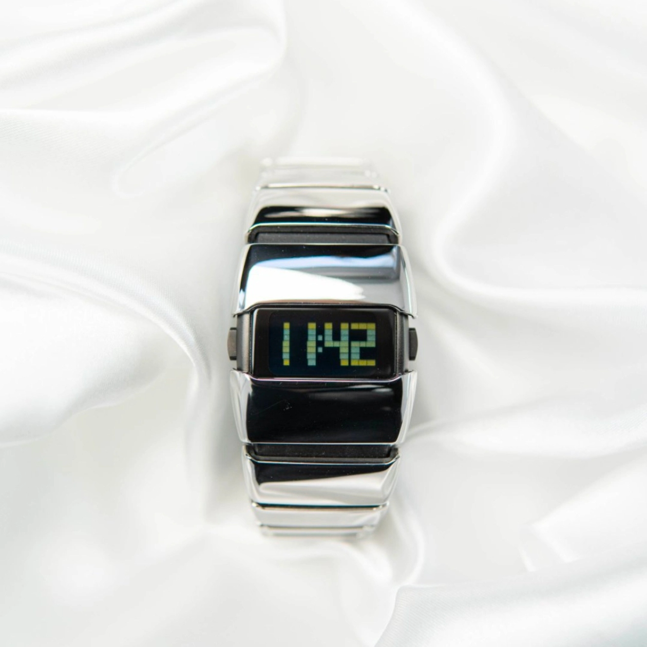 "Retro Futuristic Y2K" X6000