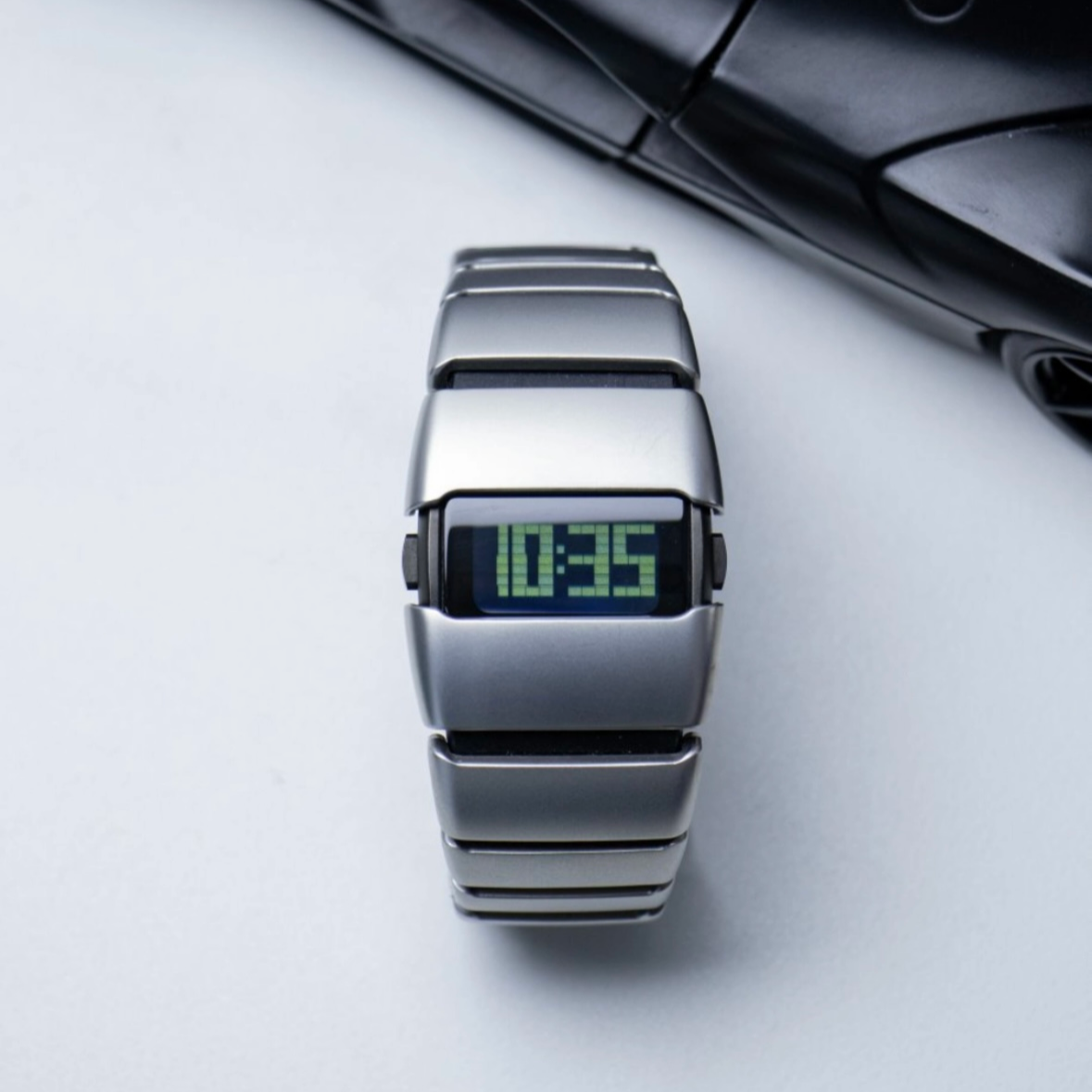 "Retro Futuristic Y2K" X6000